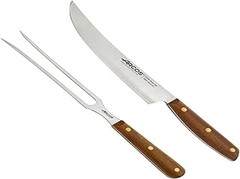 Preparación de platos específicos con cuchillos para trinchar